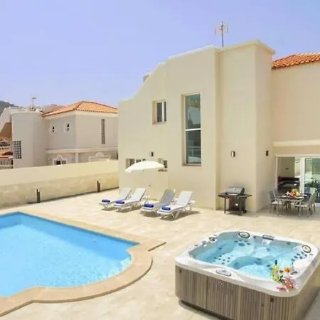 Willa Villa Luxe Paramounth Jacuzzy Pool